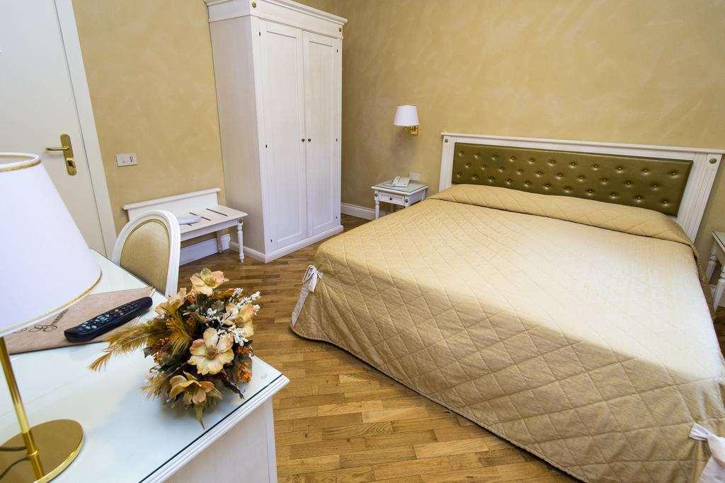 Hotel Gennarino Livourne Chambre photo